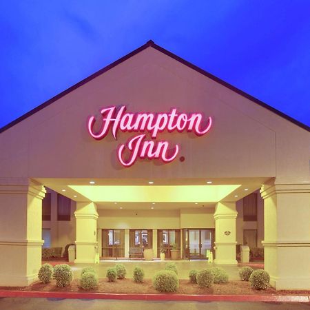 Hampton Inn Честер Экстерьер фото